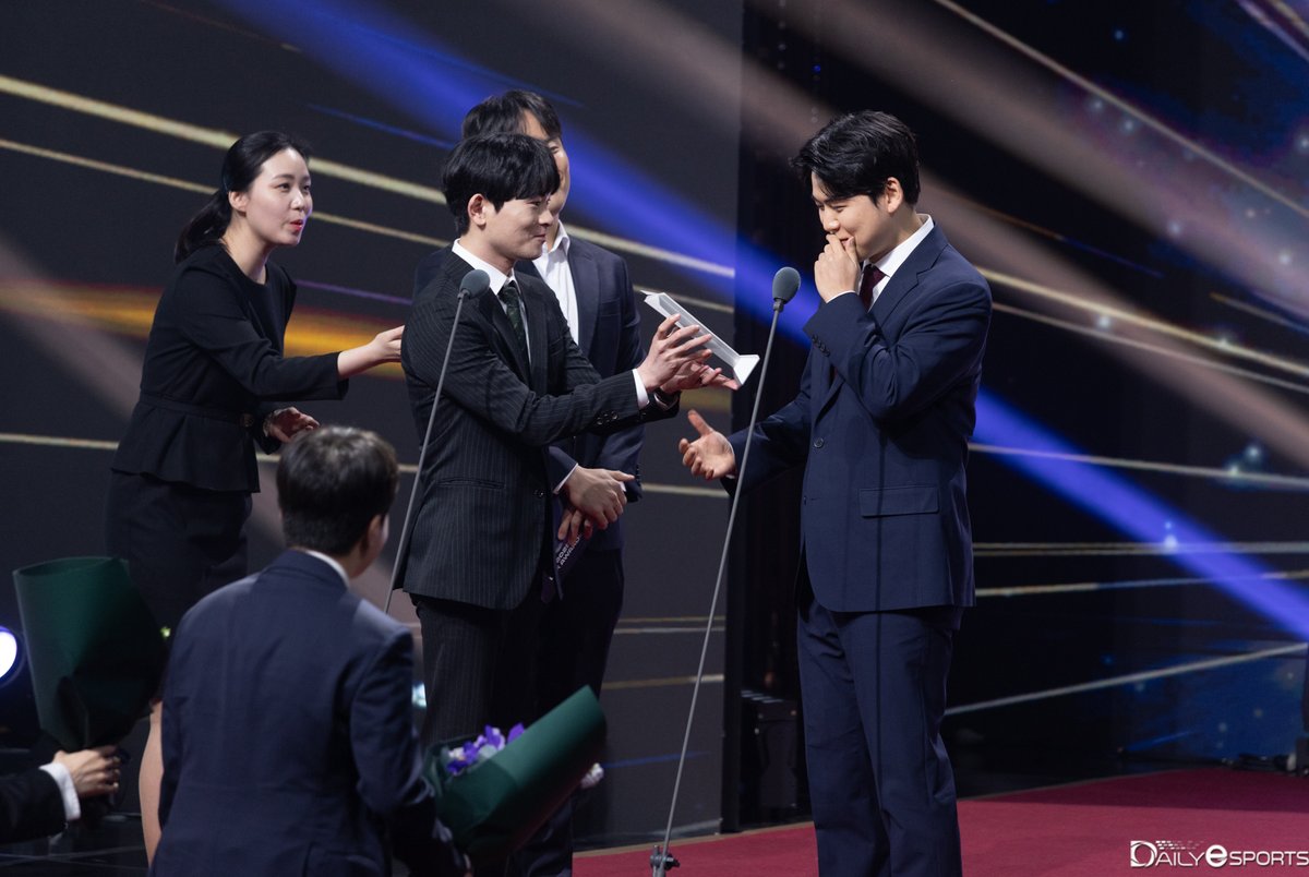 kenzi131's tweet image. #LoL  #LCK  #구마유시  #LCK  .@HLEofficial