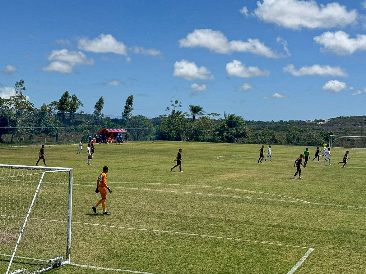 MGabriReis's tweet photo. DEU LEÃO DO SISAL! 🦁🇱🇻

Jacuipense venceu o sub-20 do Bahia por 2 a 1 em amistoso no CT da Cidade Tricolor. O atacante Flavinho e o meia Geovani, que chegou recentemente ao time de Riachão, marcaram os gols do Jacupa. 

Foto: Lucas Pena/EC Jacuipense https://t.co/MfAfYOicc6