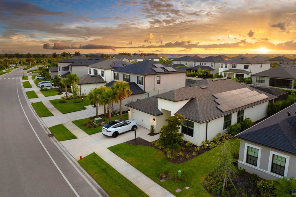 قطاع بناء المنازل في الولايات المتحدة يواصل الانكماش خلال ديسمبر، في ظل ضغوط الرسوم الجمركية، وارتفاع تكاليف البناء، وضعف القدرة الشرائية للمشترين، لكنه سجل أعلى مستوى له خلال ثمانية أشهر 