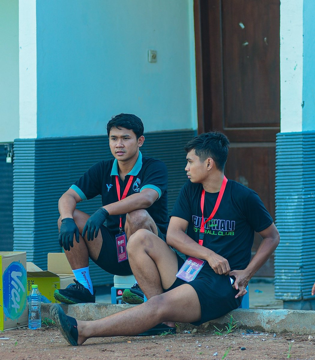 "Alhamdulillah saiki lagek iso nyanggupi pulsa listrik omah, ambe menehi sangu adekku nul..." ☝