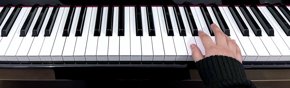 لا شيء، سوى مُحاولات دؤوبة؛ لأُهذِّب استعجالي، وأُعلِّم قلبي التمهُّل.