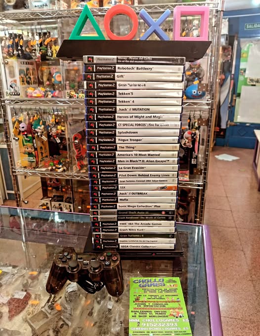 Friday!!!! #ps2 #sony #granturismo #tekken #sonic #grandtheftauto #sega #crashbandicoot #chollogames #retrogamers #retrogamecollector #retrogamestore Todos los productos disponibles en nuestra web chollogames.es