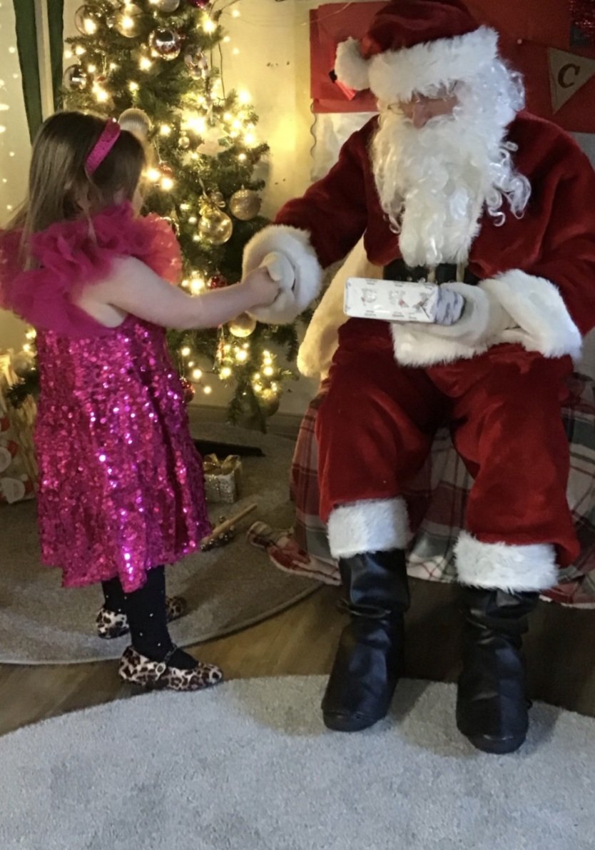 ParkMaryhill's tweet photo. We had a very special visitor come to nursery this week. Santa came to Maryhill Park to bring us some gifts because all of our children are on the nice list. 👏The children had lots of fun!!🤗 🎅🎅🎅 https://t.co/jCFI3zXfcs