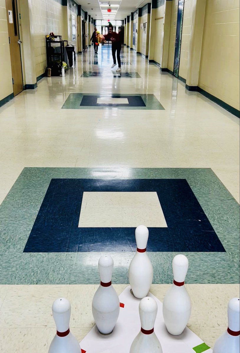 MsGarcia65's tweet photo. #OnTheEleventhDayOfChristmas ✝️ #TurkeyBowling 🎳 #ElfYourself 🧝🧝🏼♀️@NISDStinson 🏫#WhatABlessing 🙏🏼#NorthsideUnstoppable 💪🏼#SkyhawkPride 💙💚#Thirty_Two_rrific_Years
🥉🥈#TeachYourHeartOut ❤️ #VHawks 🪽 #imsogladwehadthistimetogether 👂🏼#mimiandcompany 💋 https://t.co/5PzAYYOerR