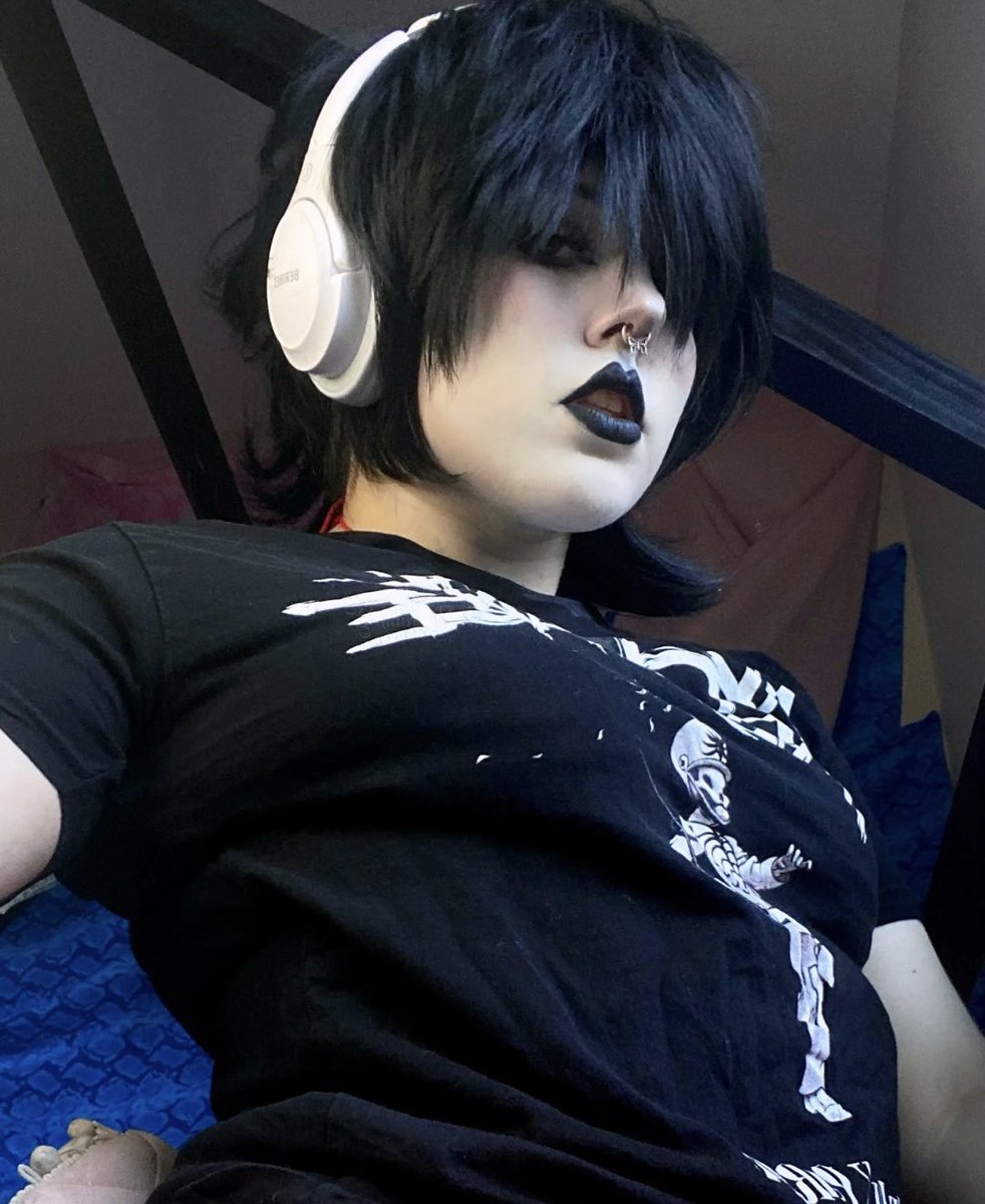 bunnirainbow's tweet image. Happy holidays!!