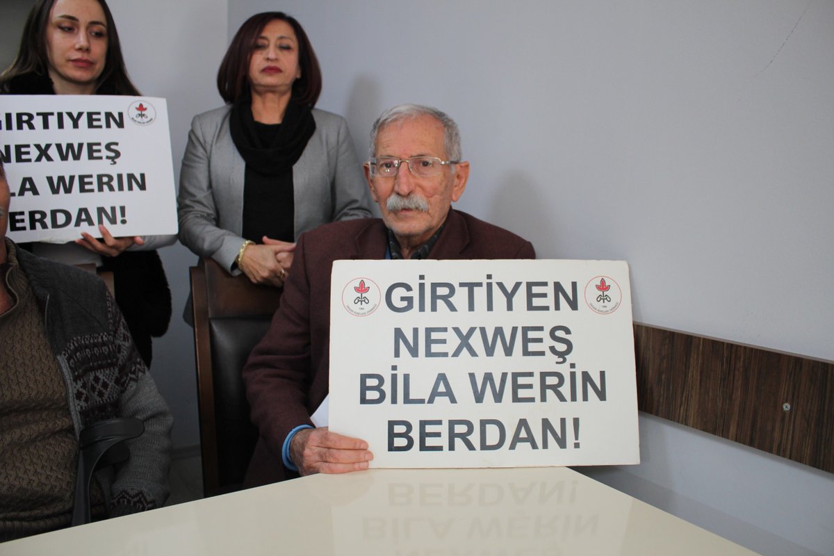 ihd_adana's tweet photo. 19 ARALIK KATLİAMINI UNUTMADIK, UNUTTURMAYACAĞIZ!
19 Aralık “Cezaevlerinde İnsan Hakları İçin Mücadele ve Dayanışma Günü”nde  İHD ÖHD ÇHD ile birlikte  basın açıklaması gerçekleştirdik.
@ihdgenelmerkez https://t.co/MBqasBo6Ws