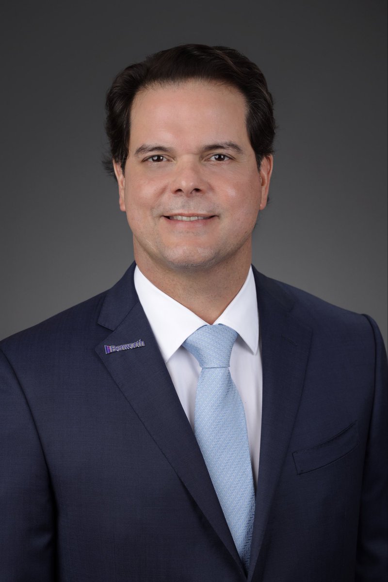 StBrendanHigh's tweet image. #sabrealumnispotlight Sabre Pride on the world stage!

Join us in congratulating Bernie Navarro ’91, newly confirmed as U.S. Ambassador to Peru! Ambassador Navarro’s contributions span business, education, and public service.