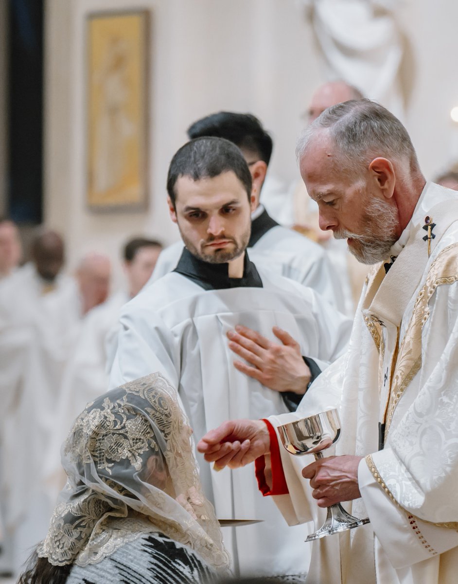 archdpdx's tweet image. The new communion kneelers have arrived just in time for Advent and the Christmas Season at St. Mary's Cathedral in Portland, Oregon.