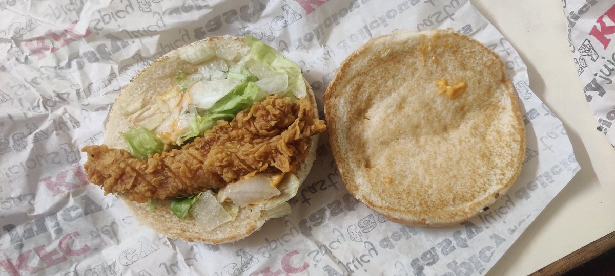 Yashwanth777's tweet photo. @KFC_India is this really your Crispy Burger??? 

If yes pls add this pic to your menu if not kindly reach out to me. Have really had better experience with you guys this is pathetic probably @zomato/@zomatocare order...

#KFC #zomato https://t.co/FxgrvFgDD1