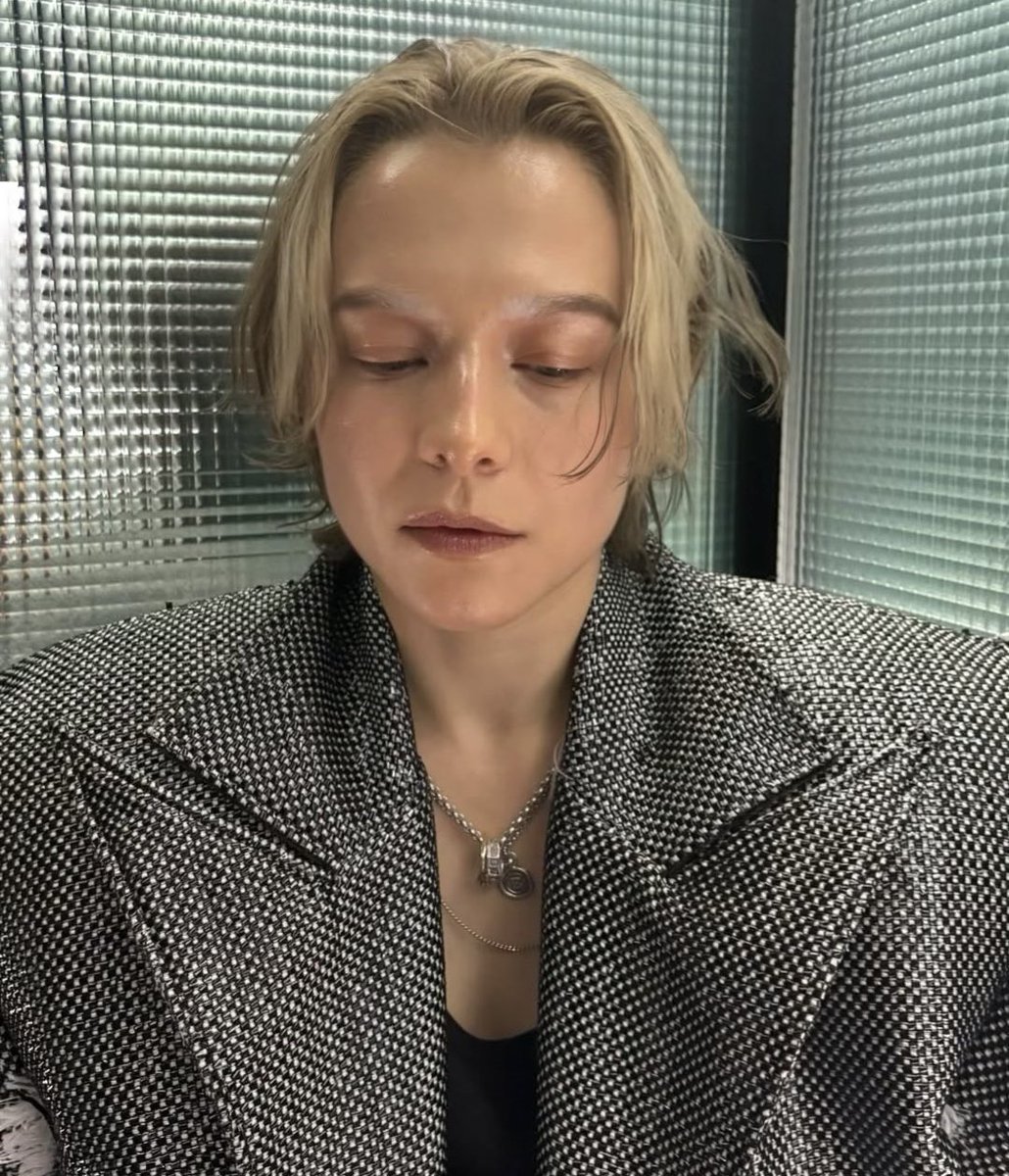 theendshere's tweet image. this modern rhaenyra…