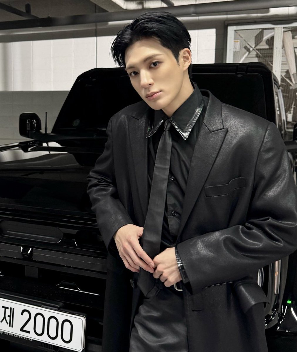 อายุ 24                                             อายุ 25

(ตี๋อินเตอร์ที่ถูกต้องมาก)