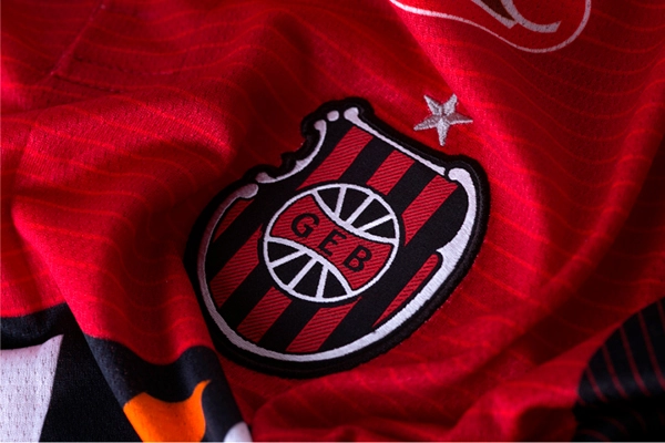 AthleticXtra's tweet photo. 🚨 El Grêmio Esportivo Brasil ha decidido seguir el modelo Athletic Club, priorizando la contratación de jugadores de la región. 

Además, están trabajando en la construcción de un centro de desarrollo de jugadores para el primer equipo. 🇧🇷

[@EsportesGZH vía @DataFutebol] https://t.co/a2wLMAW20f