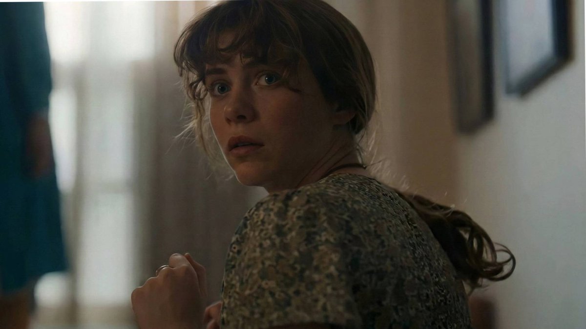 BTS of Sophia Lilis as Beverly Marsh  in Episode 8 of #ITWelcomeToDerry