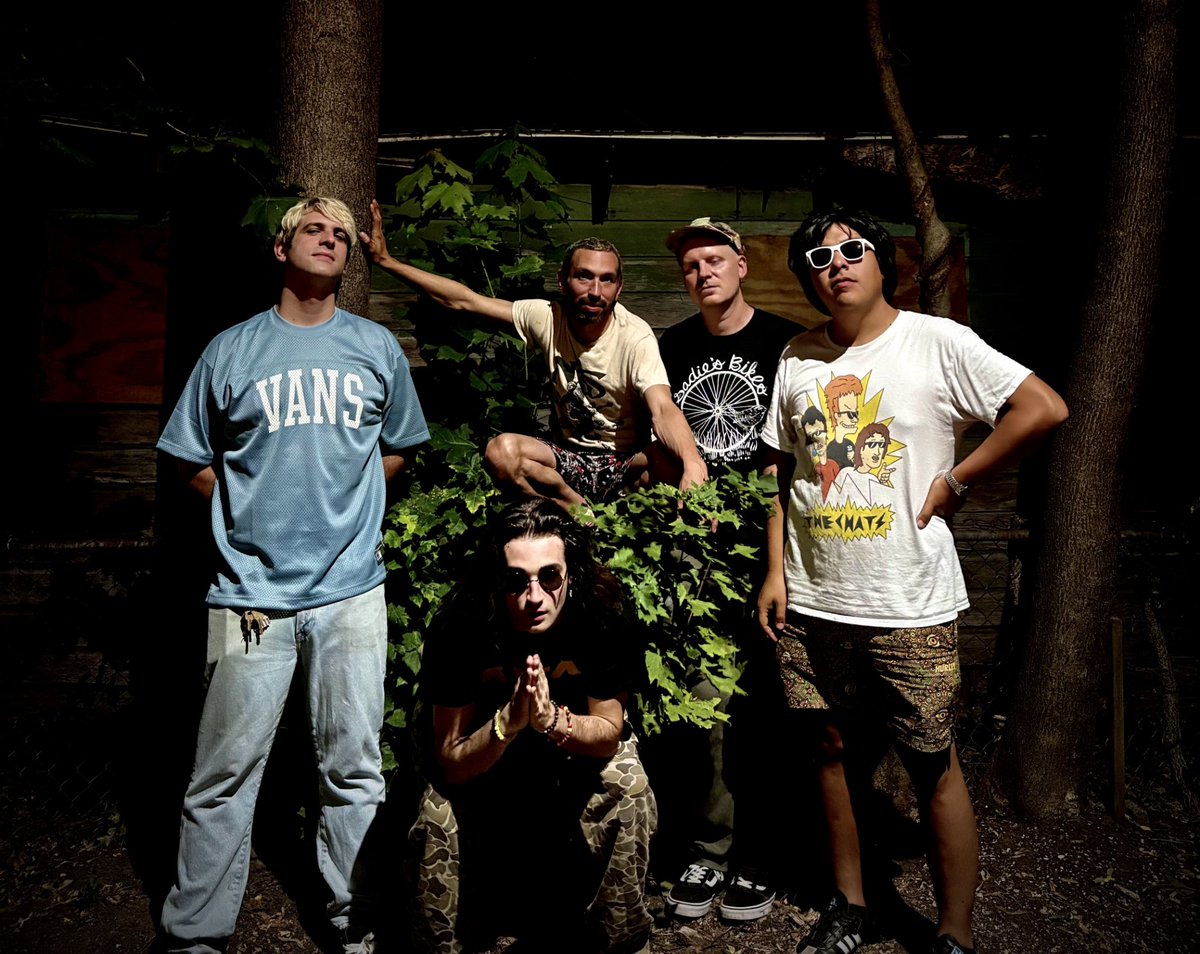 Lonely Ghost (MFSLG by Oldphone Out Now!) tweet media