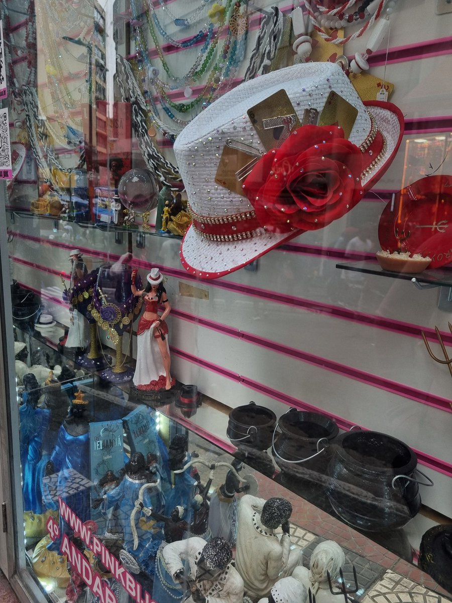 maria🐒 tweet media