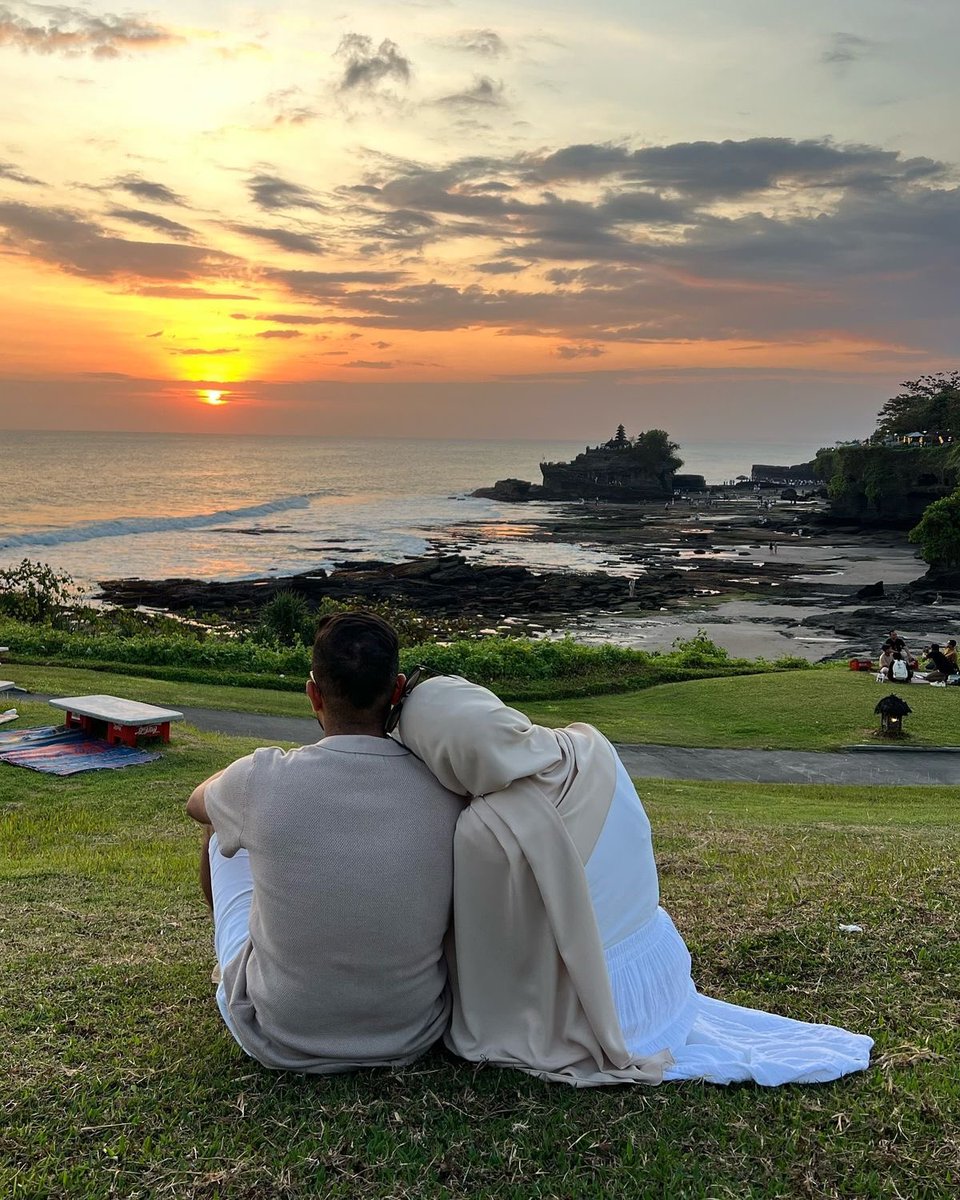 "يا ربّ أن ترزقنى رفيق أسكنُ إليه،
فأطمئنُ اليه أنا وقلبي." ♡