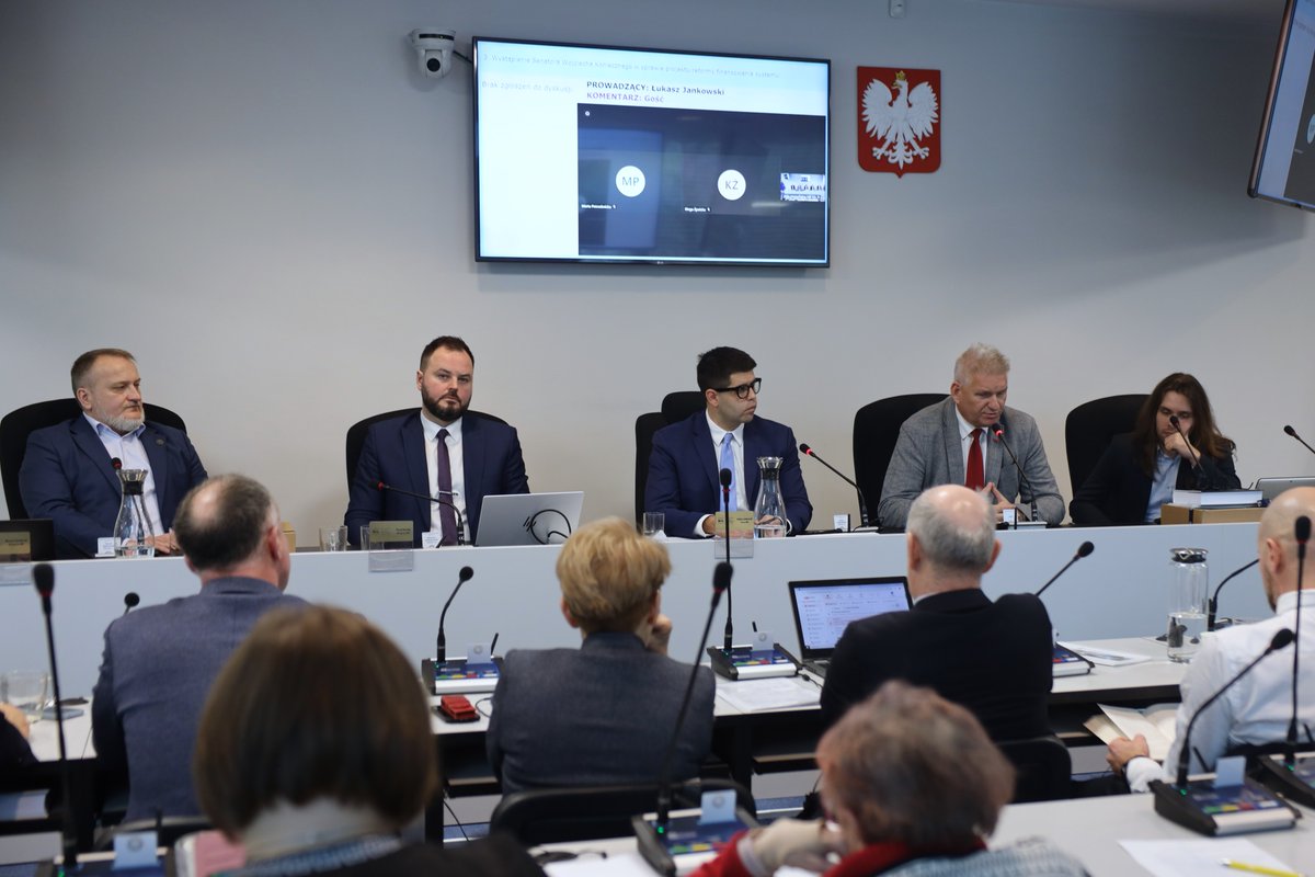 NaczelnaL's tweet image. Podczas 25. posiedzenia NRL #senator Wojciech #Konieczny przedstawił plan reformy finansowania ochrony zdrowia:
👉odejście od składki zdrowotnej na rzecz powszechnego podatku i wzrost nakładów do 9% PKB do 2030 r.

Dyskusja była merytoryczna i krytyczna - o centralizacji,