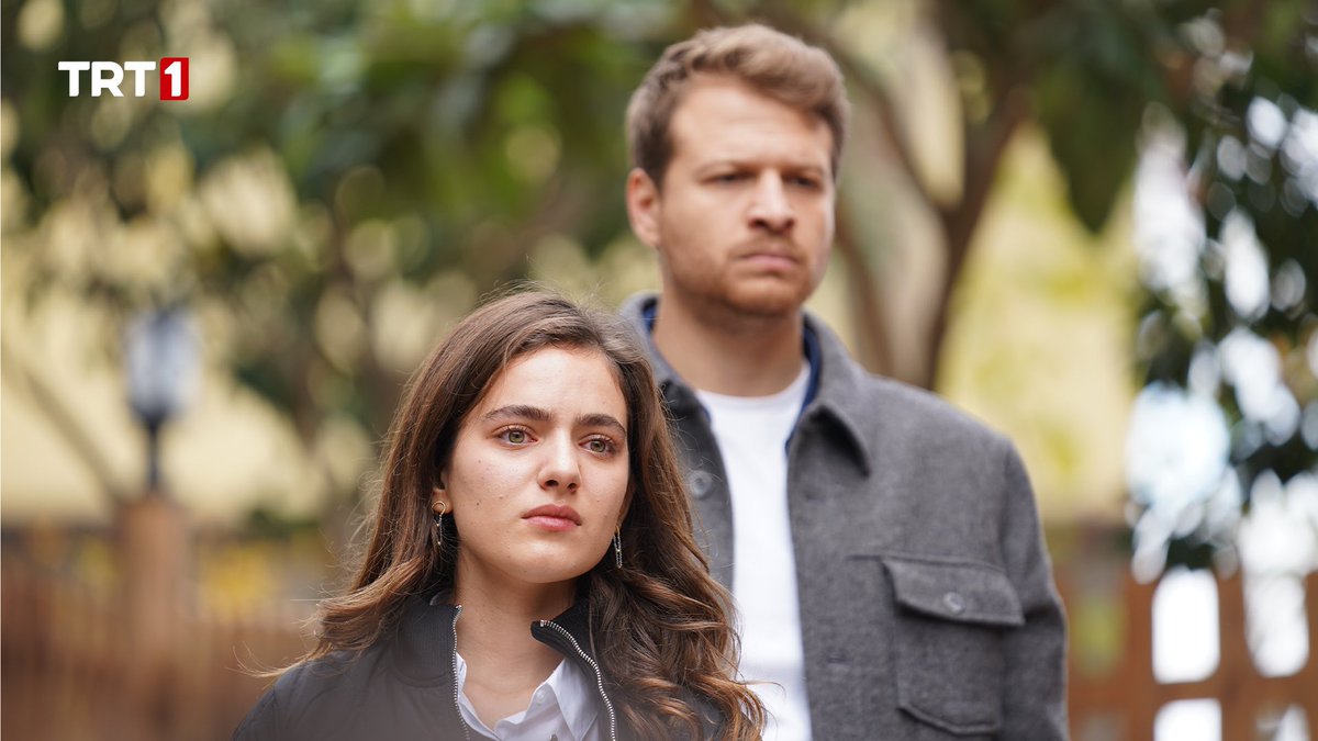 Bu Eleni ile Oruç ücretsiz izin de sanırım! 
Yada Furtuna/Koçari köyünde tüm olaylar haftasonları oluyor 😂  
#TaşacakBuDeniz #savcı #saran #esme #ersoy #deprem #şerif