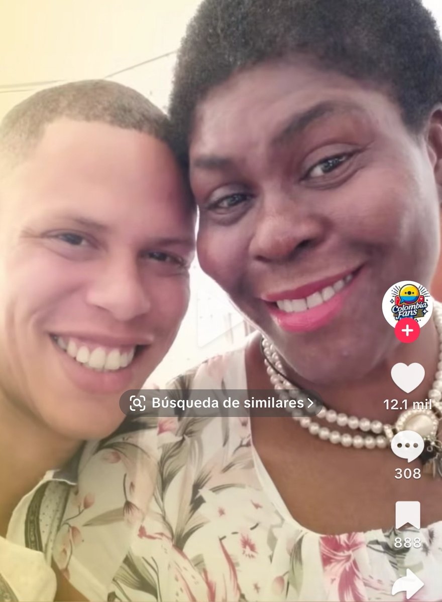 Vendetta1313_'s tweet photo. Me acabo de enterar que Gregorio Pernia tuvo un hijo con está señora cuando era adolescente 🙃 https://t.co/0PB4irv389
