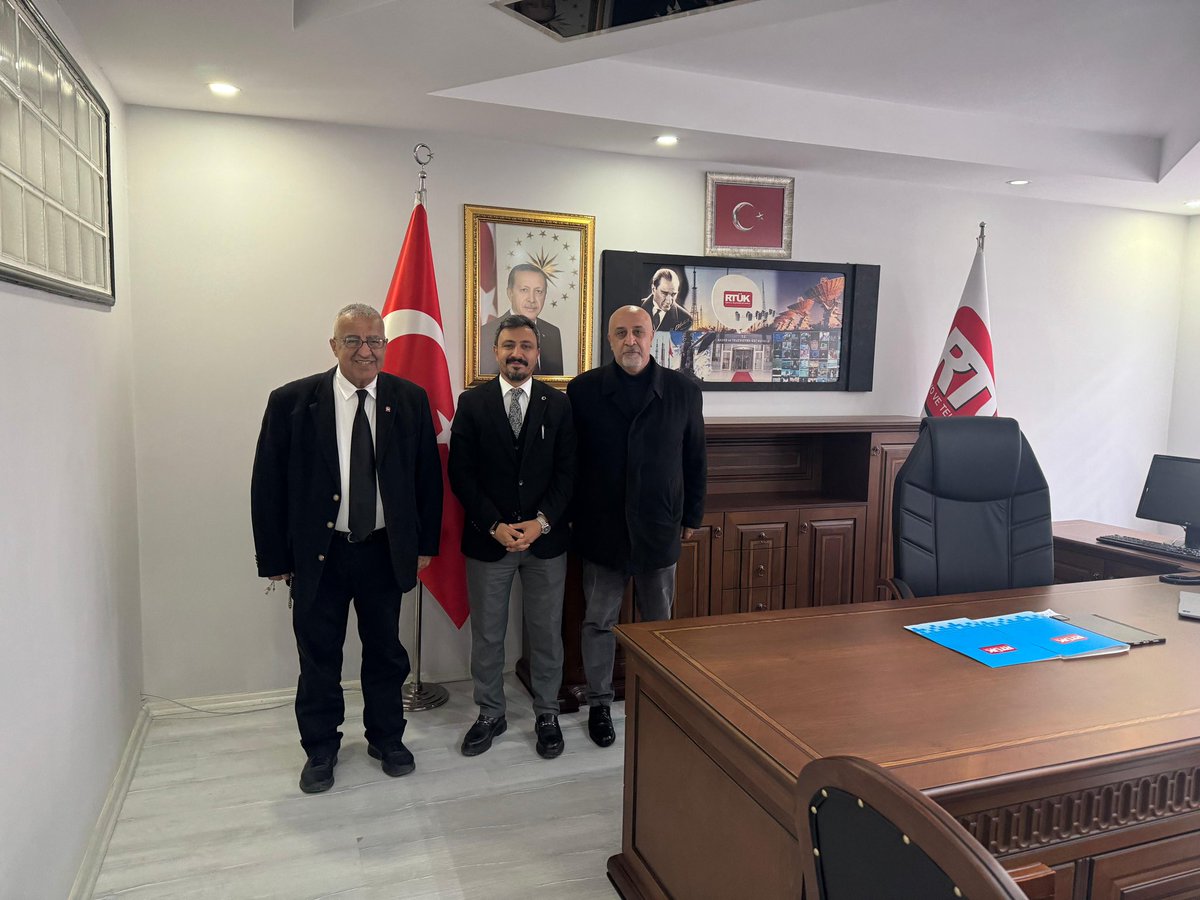 Diyarbakır Profesyonel Sporcular Derneği olarak RTÜK Diyarbakır Bölge Temsilcisi Sayın Ömer Buğday’a hayırlı olsun ziyaretinde bulunduk.
Samimi sohbetleri ve misafirperverlikleri için teşekkür ediyor, kendilerine yeni görevlerinde başarılar diliyorum.