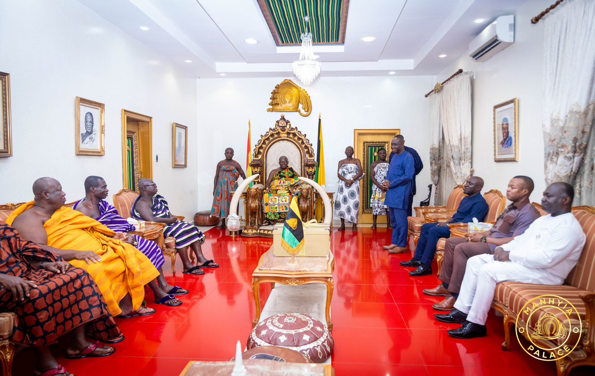 ManhyiaPalace's tweet image. The management of Asanko Gold Mine, led by Managing Director Dr. Charles Amoah, paid a courtesy call on Otumfuo Osei Tutu II, Asantehene, at the Manhyia Palace on December 19, 2026.

During the visit, the team discussed challenges faced, presented its five-year development plan,…