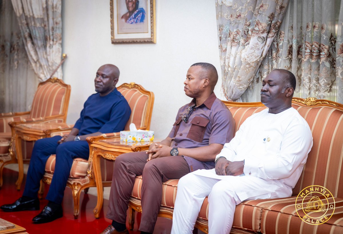 ManhyiaPalace's tweet image. The management of Asanko Gold Mine, led by Managing Director Dr. Charles Amoah, paid a courtesy call on Otumfuo Osei Tutu II, Asantehene, at the Manhyia Palace on December 19, 2026.

During the visit, the team discussed challenges faced, presented its five-year development plan,…