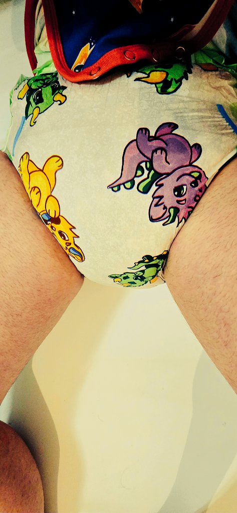 PaddedTosha's tweet photo. Well well, seems like today's diaper was a little too full as it started leaking from every side 😥
Also the @LilComforts dino diaper cover is so comfy and cute, a must have ! 
Can't wait for new models 🤪😋 https://t.co/obwswynI7G