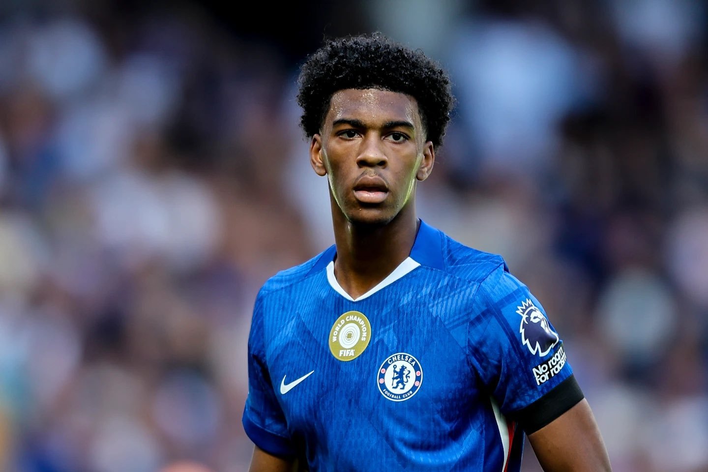 بن جاكوبس | بايرن ميونخ ومانشستر سيتي مهتمان بالتعاقد مع جوش أتشامبونغ ظهير تشيلسي.. اللاعب لا يفكر حالياً في الانتقال، لكنه على علم بالاهتمام المتزايد به 