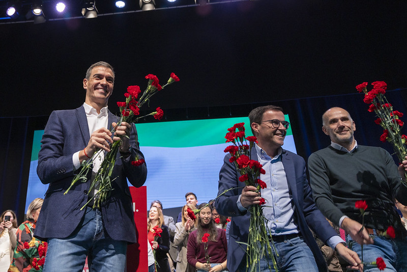 🌹 <a href="/sanchezcastejon/">Pedro Sánchez</a>: "Extremadura no está en venta y se defiende votando al Partido Socialista el 21D"

🌹 <a href="/magallardomir/">M. Ángel Gallardo Miranda/❤️</a>: "Somos más y mejores y nos vamos a esforzar para que la gente tenga un gobierno decente". "Me comprometo a dejarme la piel por esta tierra 4 años. Quiero ser