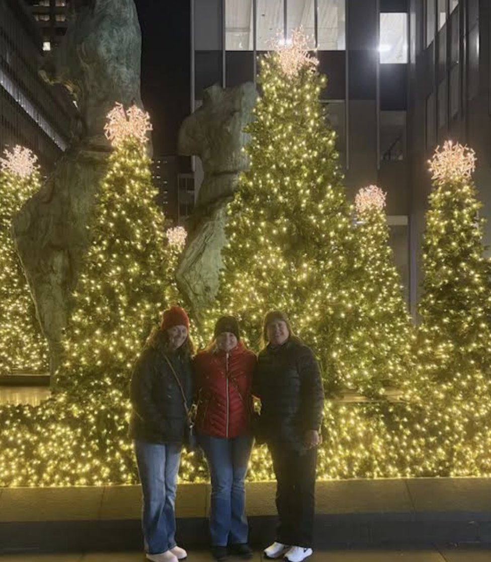 OhioNCS's tweet photo. From Mansfield to Manhattan! 🗽 Our Fidelity National Title team spent last week in NYC visiting customers and continuing to build trusted partnerships.

📷 Amanda Lindsey &amp; Suzanne Rippel

 #NCSOhio #CommercialRealEstate #CRE #TitleInsuranceExperts https://t.co/HpPQtbqzf3