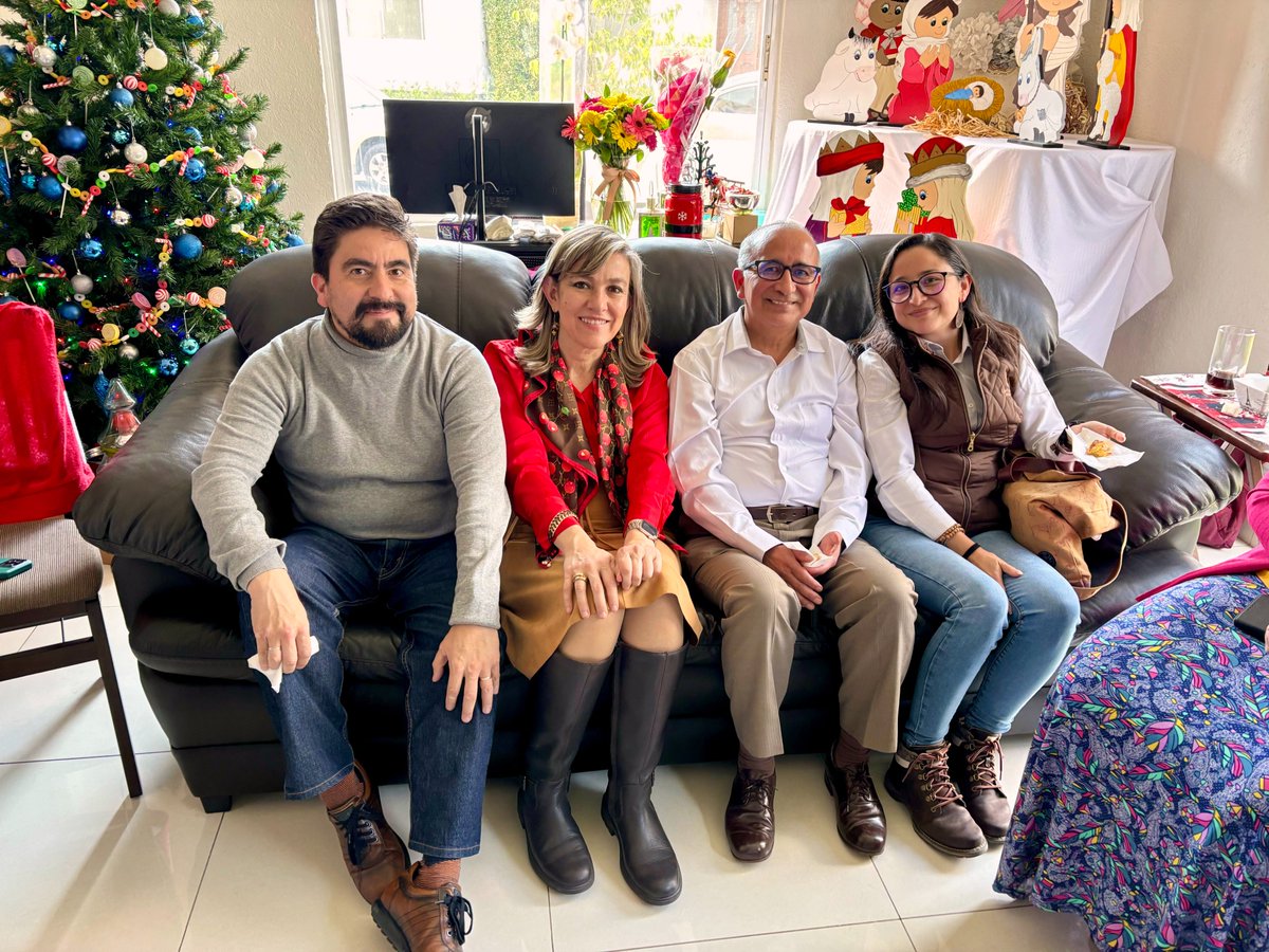 🎄✨ ¡Feliz Navidad les desea la Facultad de Ciencias Actuariales! ✨🎄

Que esta celebración renueve la fe, fortalezca los lazos de comunidad y nos inspire a seguir poniendo nuestro talento y conocimiento al servicio del bien común. 🎁⭐