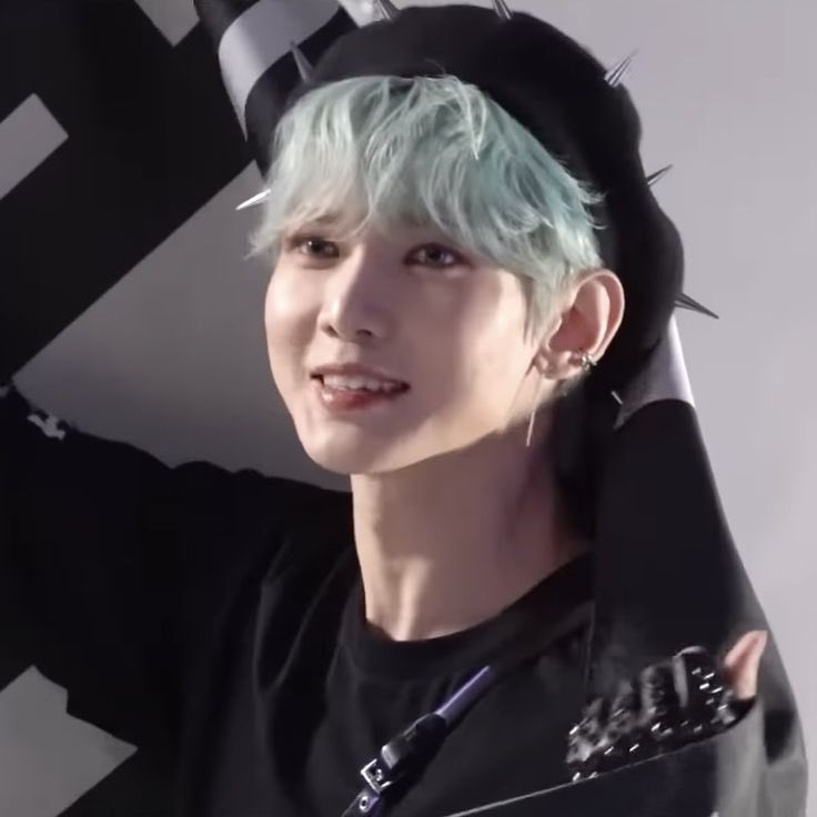 yeosang pics in my phone tweet media