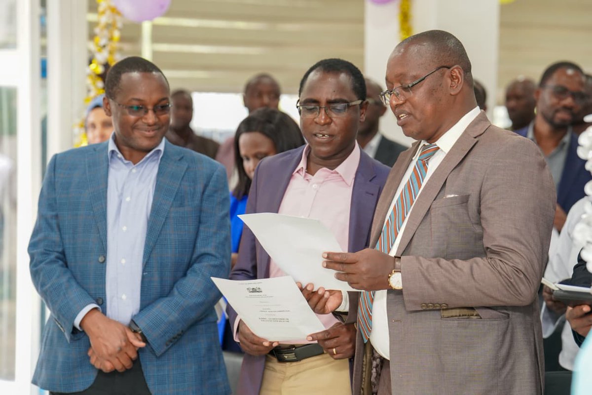 Roads_KE's tweet photo. Today the @Roads_KE held a thanksgiving and prayer session in Nairobi led by PS Eng. Joseph Mbugua, bringing together staff and reps from road sector agencies to reflect on achievements made during the year and renew a shared commitment to unity, hope, and service delivery. https://t.co/yKbLGkKPsU