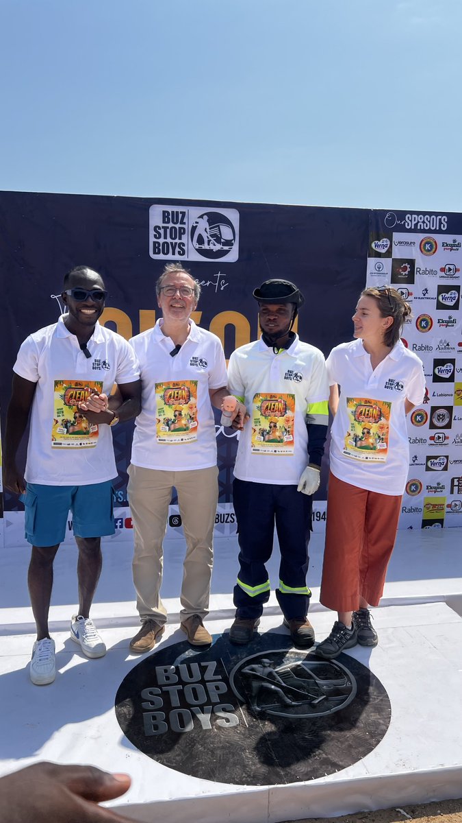 buzstopboys's tweet photo. Special thank you to H.E. Ángel Lossada Torres-Quevedo, the ambassador of Spain 🇪🇸 to Ghana 🇬🇭 and @okyeamekwame for grazing our 2nd edition of clean party 🎊 https://t.co/H8QEQ3SH2h