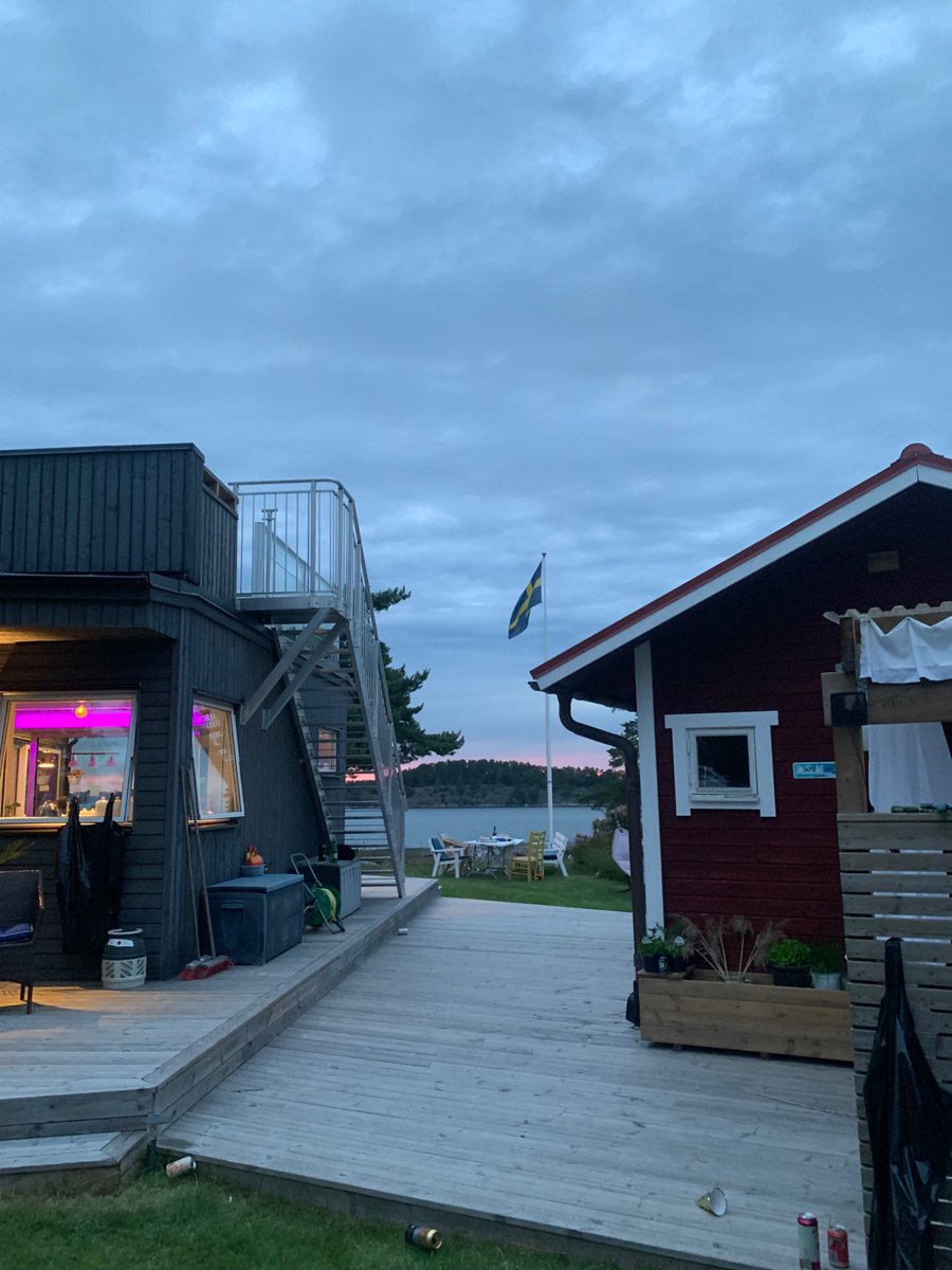 Connor W tweet media