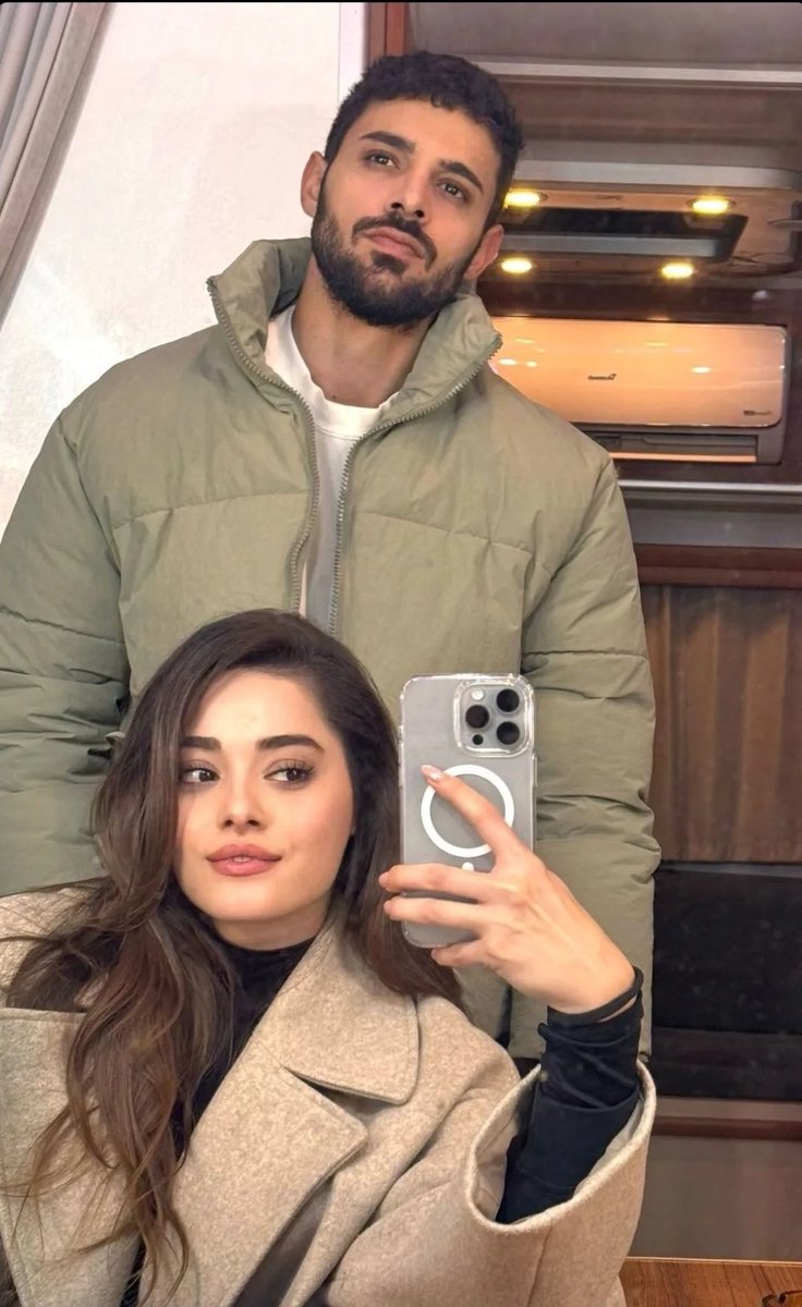 editsmerih0's tweet photo. Miss them sm 🥺💚 #RüYam #HalSim #SimayBarlas #HalitÖzgürSarı https://t.co/du7GUZrYNn