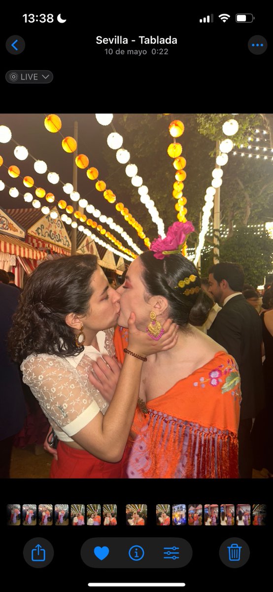 crocoflugu's tweet photo. un año más t amo con lokurita x twitter. hoy más tarde y me ves escribir esto porque nuestra vida es un no parar pero que no se pierdan las buenas costumbres. Felices 25 mariwi https://t.co/o99BuSuLL7