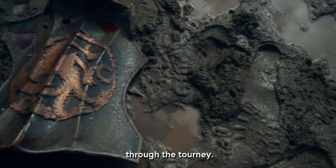 collectortreas1's tweet photo. Golden Targ dragon shield. Reminds me of someone's book banners. https://t.co/GWcy3eXgkB