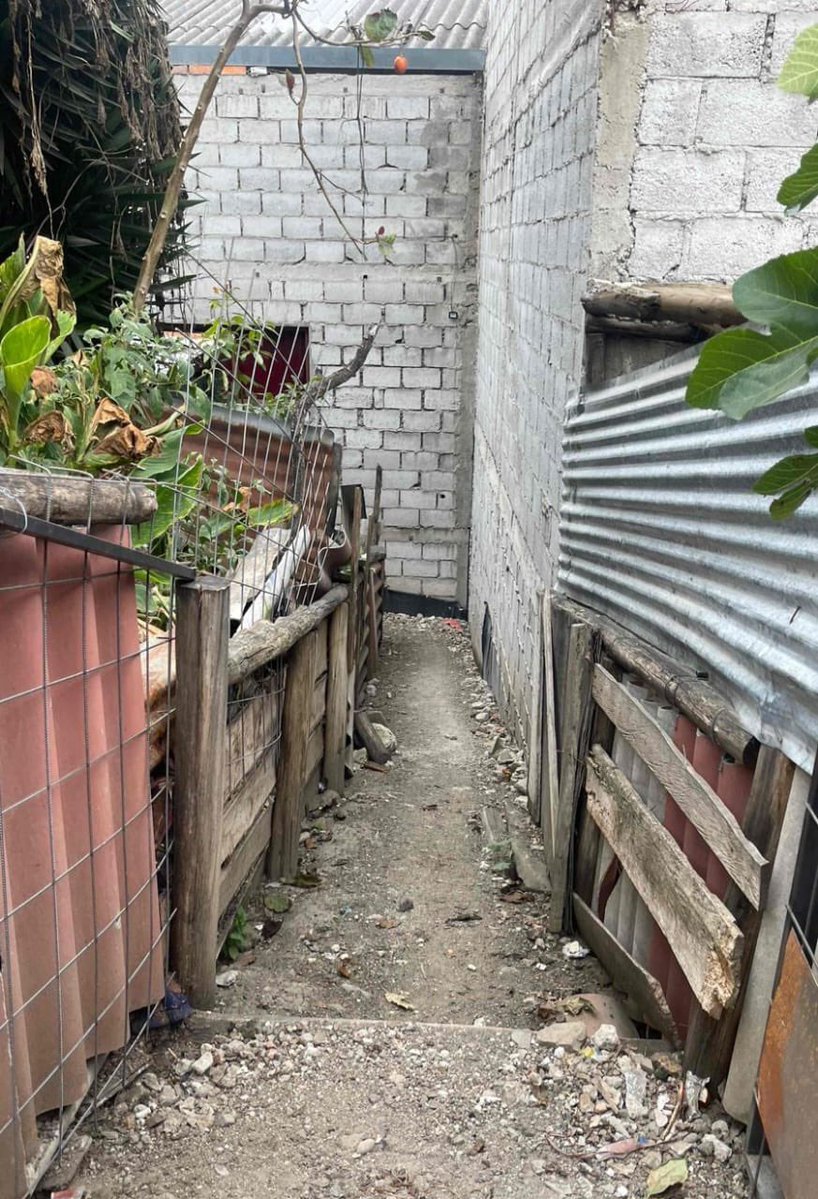 Acess_Ec's tweet image. 📍 #Cuenca | Clausuramos un centro clandestino en el sector El Carmen de Guzho 🚫.

➡️ Como medida provisional y para precautelar la seguridad de los pacientes, intervenimos este establecimiento que operaba sin autorización de la #ACESS para brindar atención.
🧵