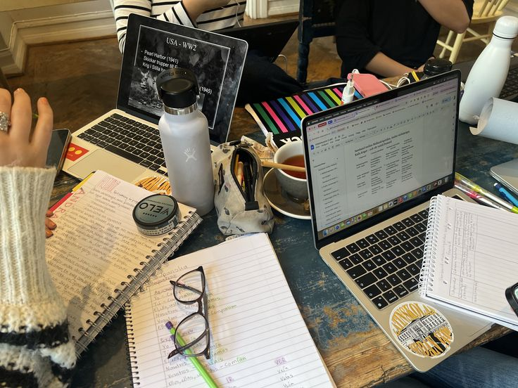 pilatesgirly's tweet image. studying because i need to succeed