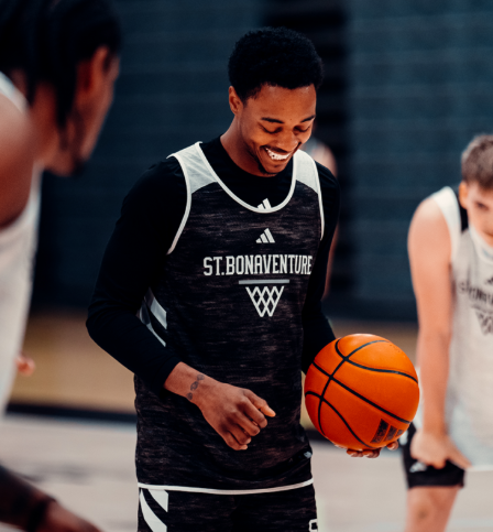 aynaps's tweet image. 𝗘𝘃𝗲𝗿𝘆𝗼𝗻𝗲 𝗸𝗻𝗼𝘄𝘀 𝘁𝗵𝗲 𝘀𝘁𝗮𝗿𝘀 🌟
but A10 games are won by the other guys.

If Bonas wants to win tight A10 games, these players will decide the margins.

Who needs to be better?
Who has real untapped upside?

𝗔 𝗧𝗛𝗥𝗘𝗔𝗗 &amp;gt;&amp;gt; 👇🔥 @SBUnfurled