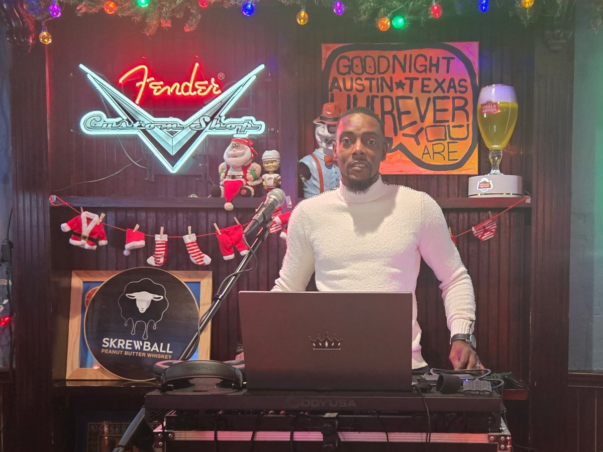 djcencity's tweet image. I almost forgot to thank Woody's Sports Bar in Morrisville, NC, for their amazing hospitality and Frankies Amusement Park for their consideration and booking me for their holiday party.  #Partywithcencity