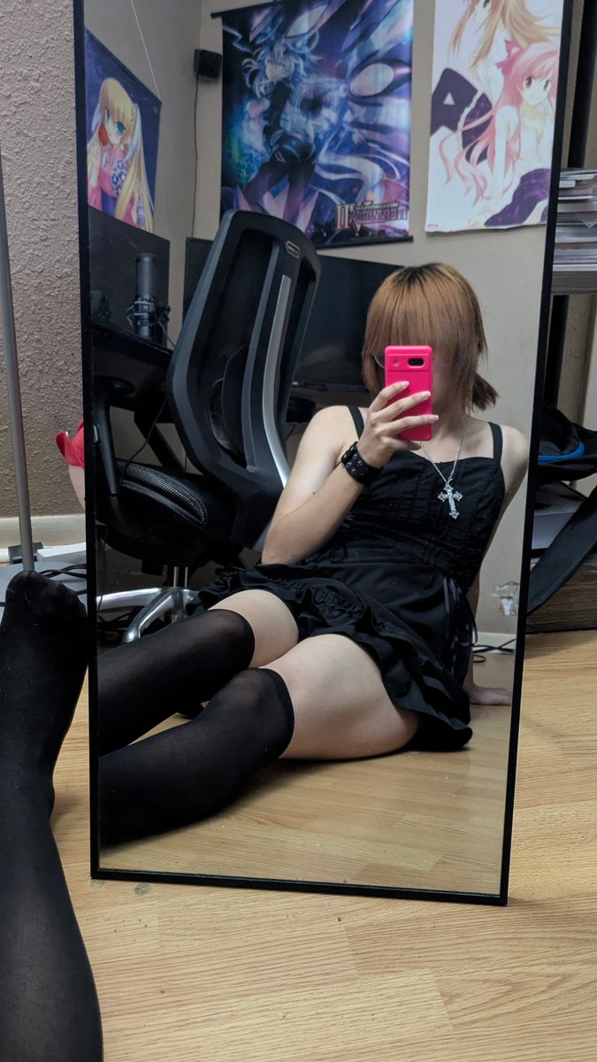 Yuki_Section's tweet image. Minakami Yuki Gaming~

(Hope all of my oomfs have a Merry Christmas, btw!)