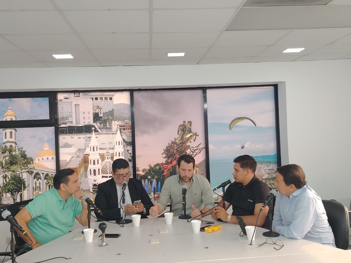 MIT_Ecuador's tweet photo. #Manabí | El subsecretario zonal 4, Gerardo Giler, informó en Radio Rumba:

✅Sistema Hidrosanitario en Chone, Mercado de Calceta, Plaza Memorial San Gregorio; puentes Lodana y Quimís
✅Mantenimiento vial en Montecristi–La Cadena, Charapotó–Sucre y Santa Ana–Poza Honda. https://t.co/TGa9JAn6G7