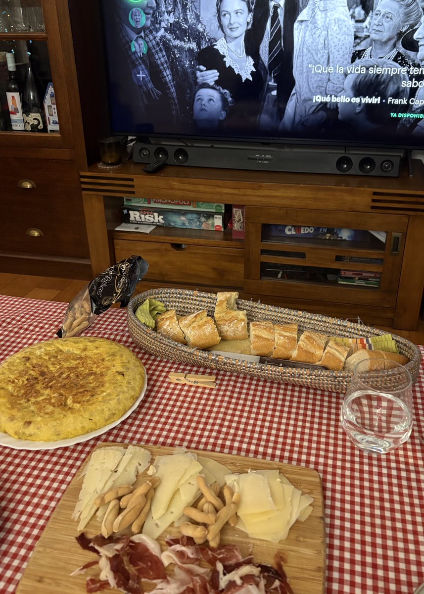 martinabarkin's tweet image. volver a casa después de llevar 1 mes cenando en un piso de estudiantes, es una experiencia religiosa