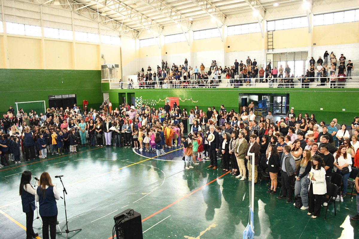 Cerramos un nuevo ciclo lectivo en la Escuela Municipal

Hoy el intendente <a href="/otharmach/">Othar Macharashvili 🤠</a> presidió el acto de fin de año lectivo de la Escuela Municipal junto al gerente de la Agencia Domingo Squillace;la sec. de Cultura Liliana Peralt;y la directora de la institución Leticia Cardoso