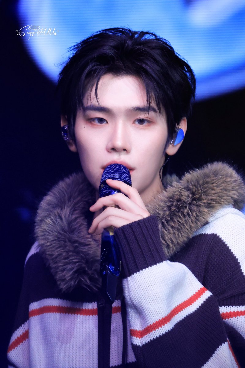 251219 in HK Day 1
Sound Check HQ. 

- =

#김태래 #태래 #제베원
#제로베이스원   #ZEROBASEONE   #ZB1   
#TAERAE #KIMTAERAE
#キムテレ #テレ #ゼロベースワン