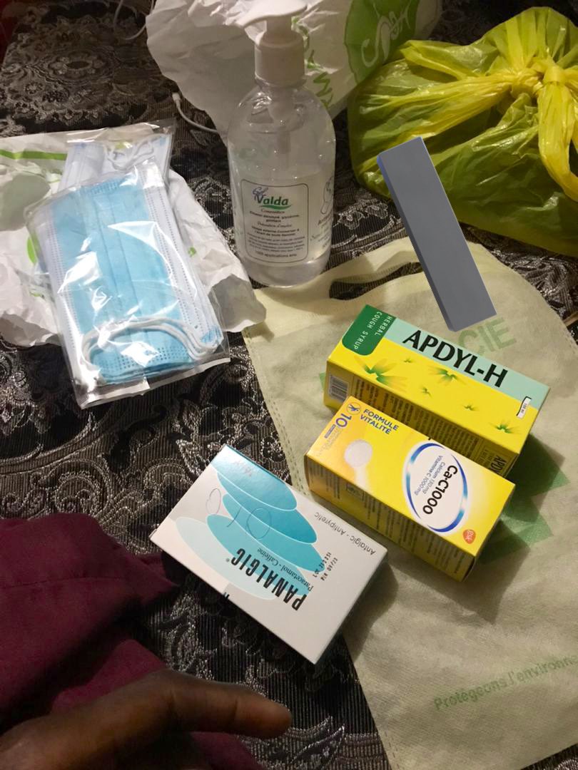 Salam la famille 
Mon petit frère est à l’université Cheikh Anta Diop et c’est un nouveau bachelier il est tombé malade 
J’avais acheté l’ordonnance mais là au milieu du mois moy lolou
Qui peut m’aider à lui acheter cet médicament 
Ça coûte 5500fcfa 
Merci