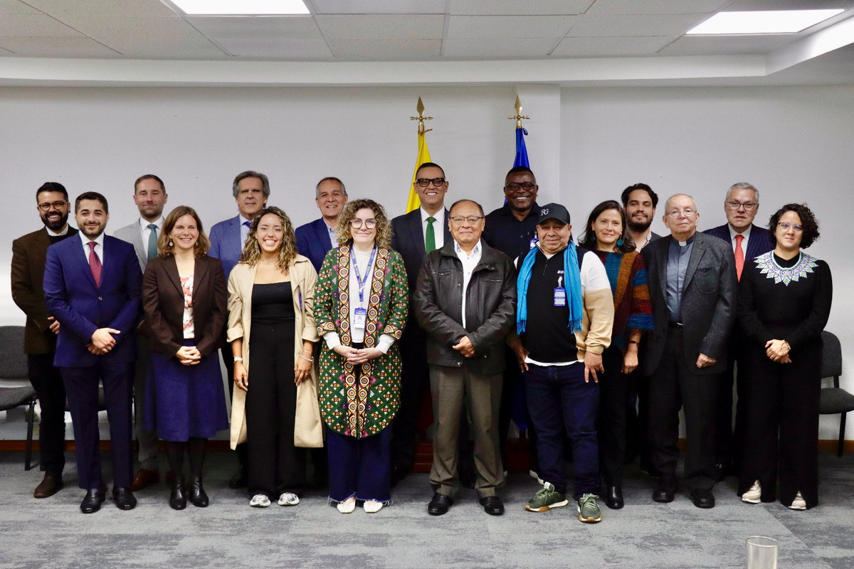 ComisionadoPaz's tweet image. En el marco de las conversaciones entre el Gobierno nacional y el autodenominado Ejército Gaitanista de Colombia (a) EGC, se instaló formalmente el Mecanismo Tripartito de Seguimiento, Monitoreo y Verificación. Con esto, se reafirma el cumplimiento y la voluntad política de este…