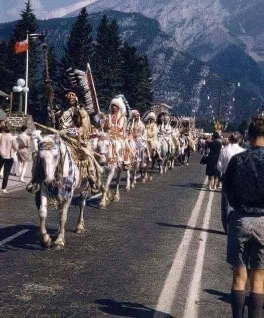 Something say about this photo..